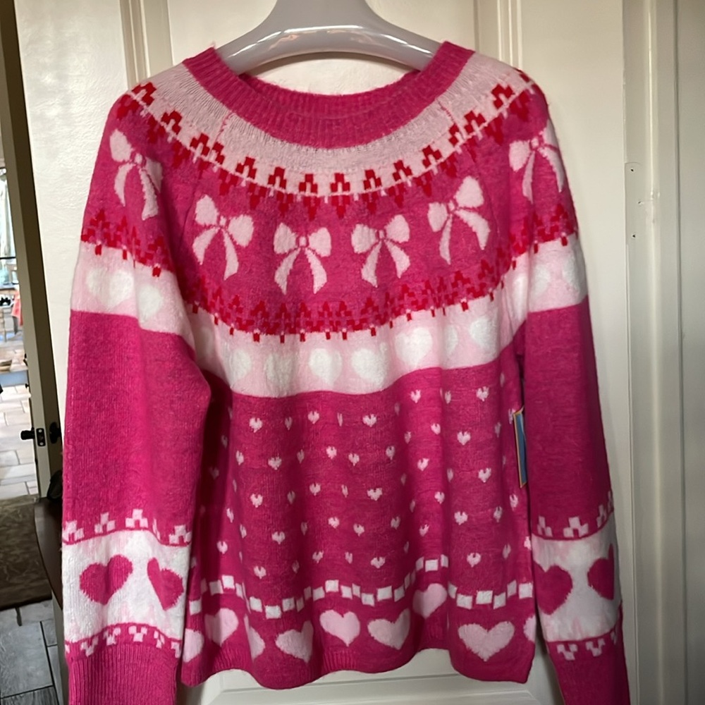 Super cute, pink CeCe bow sweater, size L, NWOT,hearts and happiness!❤️